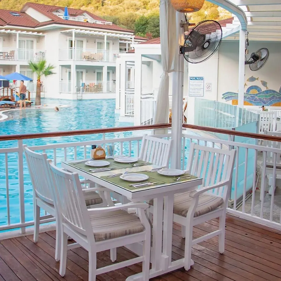 Mozaik Hotel 2*, 올루데니스